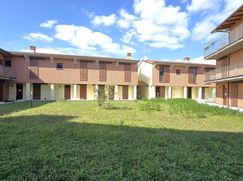 Casa Bi/Trifamiliare in Residenziale