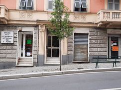 Negozio/Locale commerciale in Commerciale