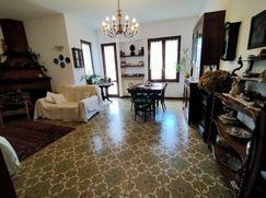Casa Bi/Trifamiliare in Residenziale