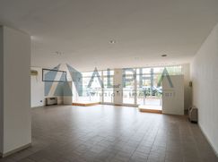 Negozio/Locale commerciale in Commerciale