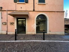 Negozio/Locale commerciale in Commerciale