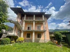 Casa Bi/Trifamiliare in Residenziale