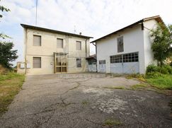 Casa Bi/Trifamiliare in Residenziale