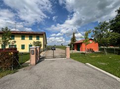 Casa Bi/Trifamiliare in Residenziale