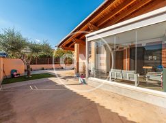 Casa Bi/Trifamiliare in Residenziale