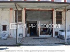 Negozio/Locale commerciale in Commerciale