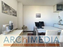 Ufficio in Commerciale