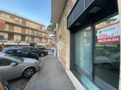 Negozio/Locale commerciale in Commerciale