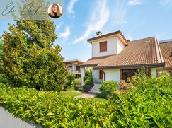 Casa Bi/Trifamiliare in Residenziale