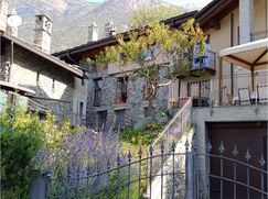 Casa Bi/Trifamiliare in Residenziale