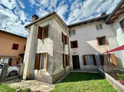Casa Bi/Trifamiliare in Residenziale