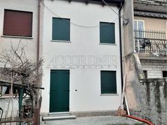 Casa Bi/Trifamiliare in Residenziale