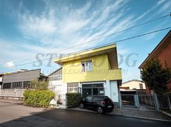 Casa Bi/Trifamiliare in Residenziale