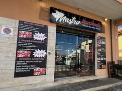Negozio/Locale commerciale in Commerciale