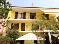 Casa Bi/Trifamiliare in Residenziale