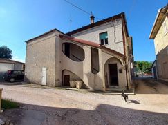 Casa Bi/Trifamiliare in Residenziale