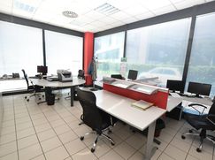 Negozio/Locale commerciale in Commerciale