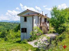 Casa Bi/Trifamiliare in Residenziale