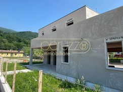 Casa Bi/Trifamiliare in Residenziale