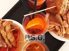 Attività/Licenza (con o senza mura) in Commerciale