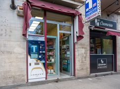 Attività/Licenza (con o senza mura) in Commerciale