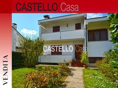 Casa Bi/Trifamiliare in Residenziale
