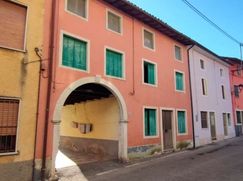 Casa Bi/Trifamiliare in Residenziale