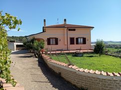 Casa Bi/Trifamiliare in Residenziale