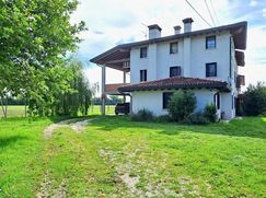 Casa Bi/Trifamiliare in Residenziale