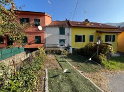 Casa Bi/Trifamiliare in Residenziale