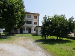 Casa Bi/Trifamiliare in Residenziale