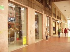 Negozio/Locale commerciale in Commerciale