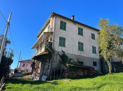 Casa Bi/Trifamiliare in Residenziale