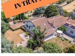 Casa Bi/Trifamiliare in Residenziale