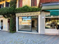 Negozio/Locale commerciale in Commerciale