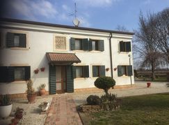 Casa Bi/Trifamiliare in Residenziale
