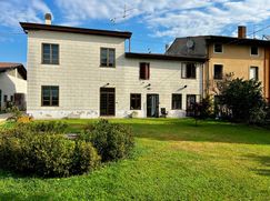 Casa Bi/Trifamiliare in Residenziale