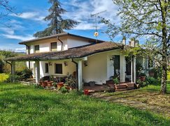 Casa Bi/Trifamiliare in Residenziale