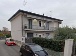 Casa Bi/Trifamiliare in Residenziale