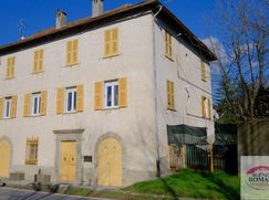 Casa Bi/Trifamiliare in Residenziale