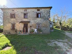 Casa Bi/Trifamiliare in Residenziale