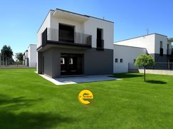 Casa Bi/Trifamiliare in Residenziale
