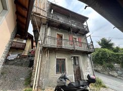 Casa Bi/Trifamiliare in Residenziale