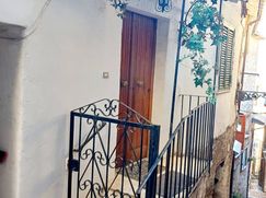 Casa Bi/Trifamiliare in Residenziale