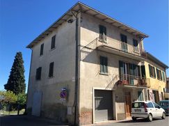 Casa Bi/Trifamiliare in Residenziale