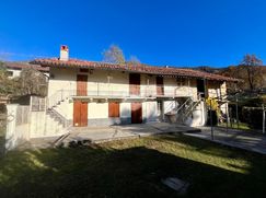 Casa Bi/Trifamiliare in Residenziale
