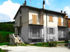 Casa Bi/Trifamiliare in Residenziale