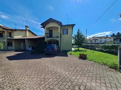Casa Bi/Trifamiliare in Residenziale