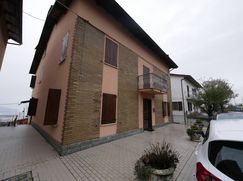 Casa Bi/Trifamiliare in Residenziale