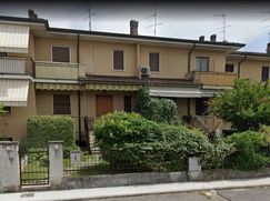 Casa Bi/Trifamiliare in Residenziale